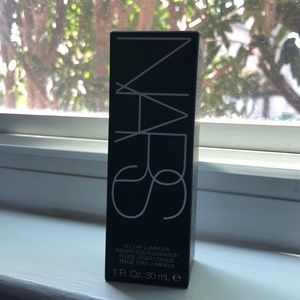NARS all day luminous foundation Deauville light 4